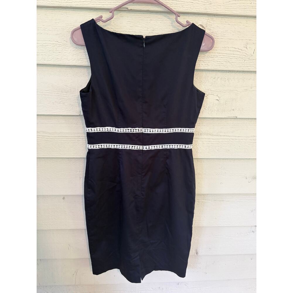 9 & Co. Navy Sheath Dress with White Trim Accent | Women's Size 4 - Picture 5 of 6